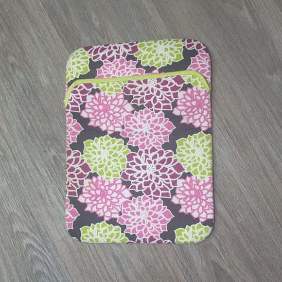 ❤️5/$25 Macbeth Collection Laptop Case Floral Laptop Sleeve Pink Green Design - Picture 1 of 4